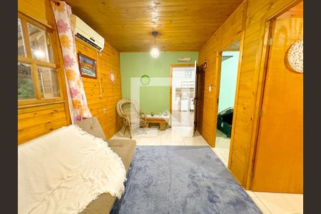 Sala de casa para alugar com 2 quartos, 70m² em São João do Rio Vermelho, Florianópolis