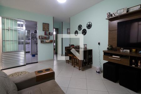 sala_3 de casa à venda com 5 quartos, 250m² em Vila Moraes, São Paulo