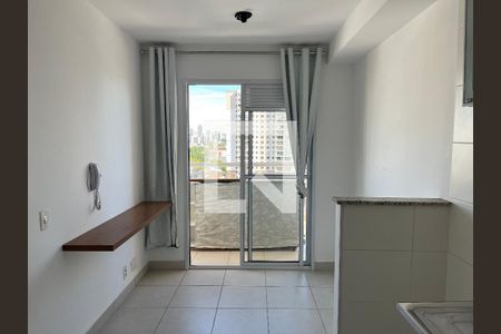 Sala/Cozinha Integrada  de apartamento para alugar com 1 quarto, 30m² em Bom Retiro, São Paulo
