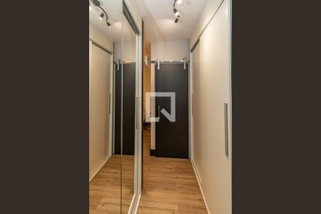 Closet da Suíte 1 de apartamento à venda com 3 quartos, 137m² em Loteamento Alphaville Campinas, Campinas