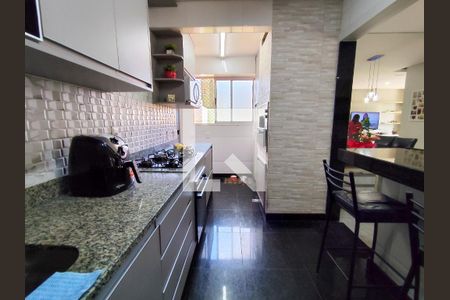 Cozinha de apartamento à venda com 3 quartos, 95m² em Buritis, Belo Horizonte