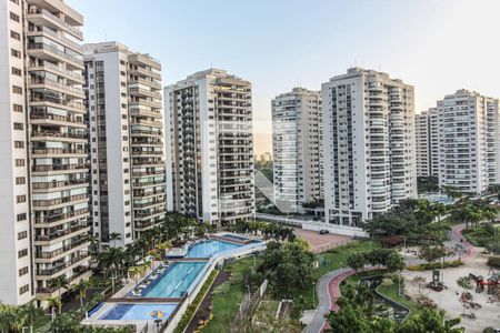 Varanda - Vista de apartamento à venda com 3 quartos, 131m² em Barra da Tijuca, Rio de Janeiro