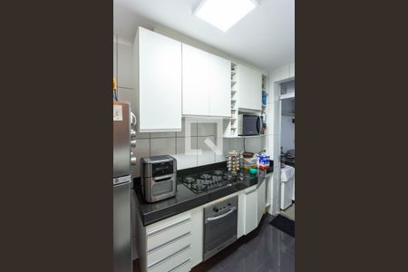 Cozinha de apartamento à venda com 2 quartos, 51m² em Campo Alegre, Belo Horizonte