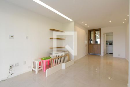 Sala de apartamento para alugar com 2 quartos, 80m² em Barra da Tijuca, Rio de Janeiro