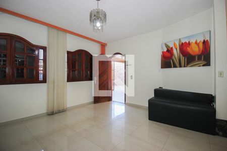 Sala 1 de casa para alugar com 3 quartos, 408m² em Taguatinga Norte (taguatinga), Brasília