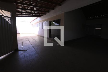 Casa para alugar com 3 quartos, 185m² em Setor Castelo Branco, Goiânia