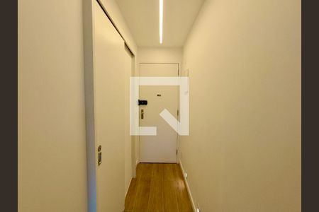 Hall interno de apartamento à venda com 1 quarto, 33m² em Leblon, Rio de Janeiro