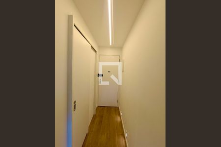 Hall interno de apartamento à venda com 1 quarto, 33m² em Leblon, Rio de Janeiro