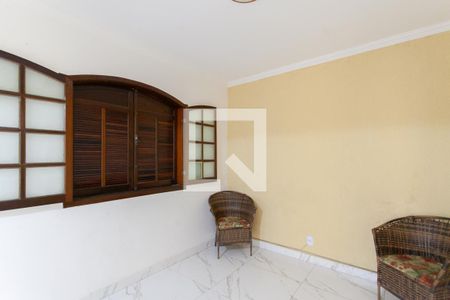 Sala 2 de casa à venda com 2 quartos, 174m² em Campo Alegre, Belo Horizonte