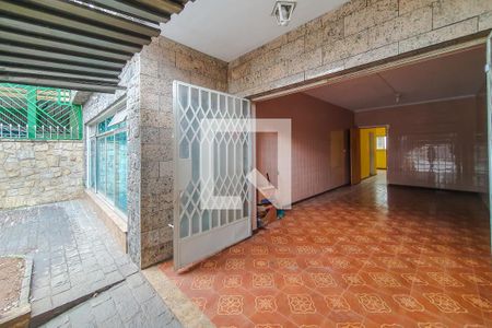 garagem coberta de casa para alugar com 3 quartos, 234m² em Ipiranga, São Paulo