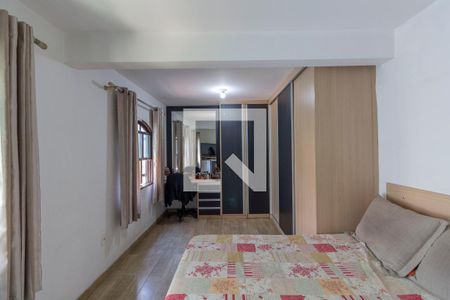 Suíte de casa à venda com 3 quartos, 800m² em Vila Verde, São Paulo