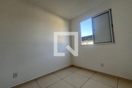 Quarto 2 de apartamento para alugar com 2 quartos, 44m² em Parque Santa Rosa, Suzano