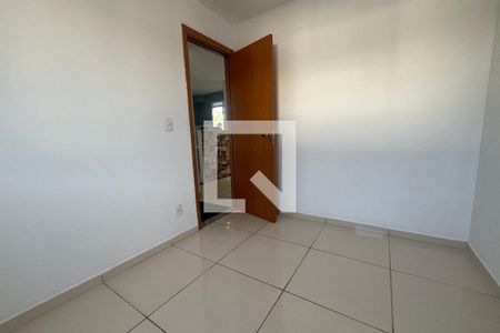 Quarto 2 de apartamento para alugar com 2 quartos, 44m² em Parque Santa Rosa, Suzano