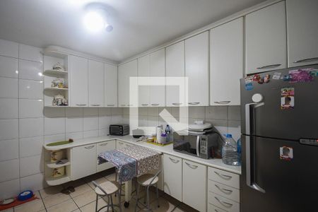 Casa à venda com 120m², 2 quartos e 2 vagas Casa à venda com 120m², 2 quartos e 2 vagasCozinha
