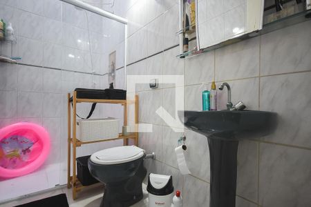 Casa à venda com 120m², 2 quartos e 2 vagas Casa à venda com 120m², 2 quartos e 2 vagasBanheiro