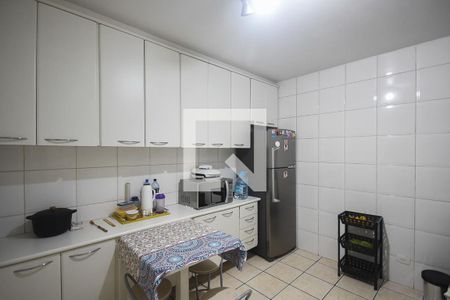 Casa à venda com 120m², 2 quartos e 2 vagas Casa à venda com 120m², 2 quartos e 2 vagasCozinha