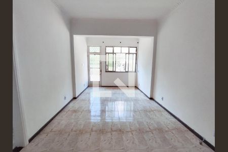 Casa para alugar com 150m², 3 quartos e 2 vagasSala