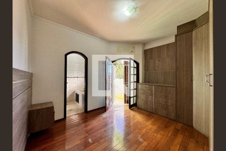 Suite  de casa para alugar com 3 quartos, 220m² em Jardim Santo Antônio, Santo André