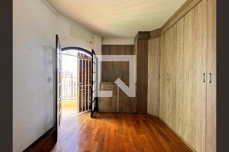 Suite de casa para alugar com 3 quartos, 220m² em Jardim Santo Antônio, Santo André