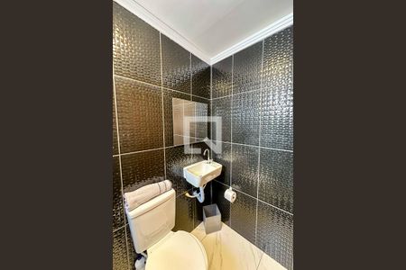 Banheiro 1 de casa de condomínio à venda com 3 quartos, 100m² em Chora Menino, São Paulo