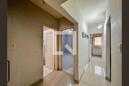 Corredor Quartos de casa para alugar com 3 quartos, 120m² em Jardim Aeroporto, São Paulo