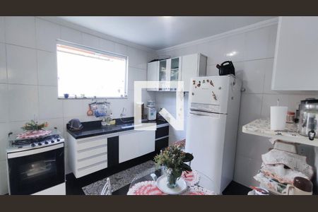 Cozinha de casa à venda com 3 quartos, 109m² em Heliópolis, Belo Horizonte