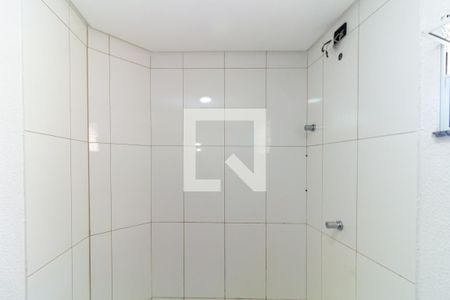 Banheiro de apartamento para alugar com 1 quarto, 39m² em Jardim Dona Sinhá, São Paulo