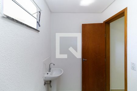 Banheiro de apartamento para alugar com 1 quarto, 39m² em Jardim Dona Sinhá, São Paulo