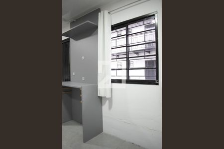 Quarto de kitnet/studio para alugar com 1 quarto, 15m² em Boqueirão, Curitiba
