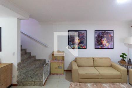 Sala de estar de casa à venda com 3 quartos, 140m² em Vila Arriete, São Paulo