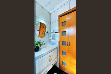 Casa à venda com 119m², 2 quartos e 2 vagas Casa à venda com 119m², 2 quartos e 2 vagasBanheiro