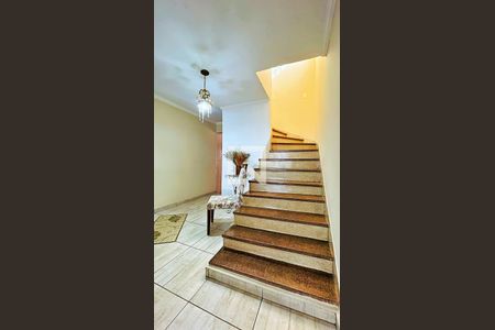 Escada da Sala de casa à venda com 2 quartos, 119m² em Gopouva, Guarulhos