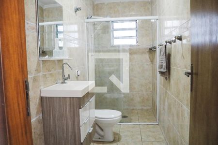 Banheiro de casa para alugar com 2 quartos, 50m² em Vila Bancária Munhoz, São Paulo