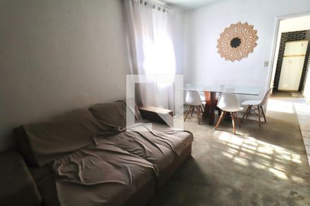 Sala de casa para alugar com 2 quartos, 70m² em Jardim Goiás, Goiânia