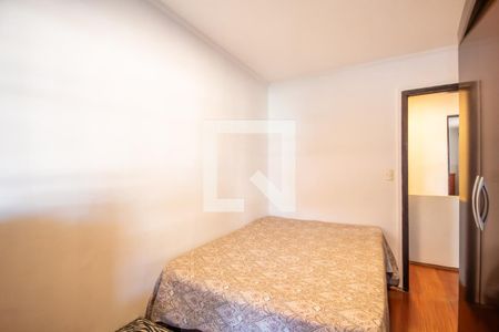 Quarto 2 de casa à venda com 3 quartos, 190m² em Metalúrgicos, Osasco