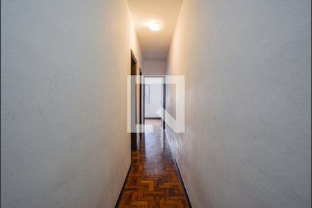 Corredor de casa para alugar com 4 quartos, 141m² em Jardim Stella, Santo André