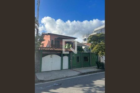 Casa à venda com 3 quartos, 146m² em Itaipu, Niterói