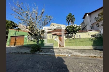 Casa à venda com 3 quartos, 130m² em Icaraí, Niterói