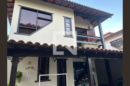 Casa à venda com 4 quartos, 212m² em Camboinhas, Niterói