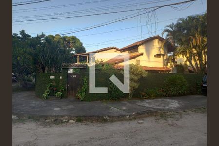 Casa à venda com 4 quartos, 185m² em Itaipu, Niterói