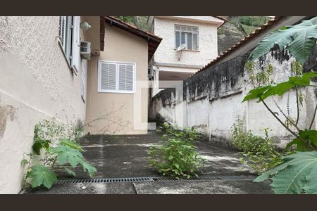 Casa à venda com 3 quartos, 100m² em Pé Pequeno, Niterói