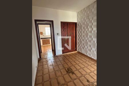 Casa à venda com 1 quarto, 141m² em Utinga, Santo André