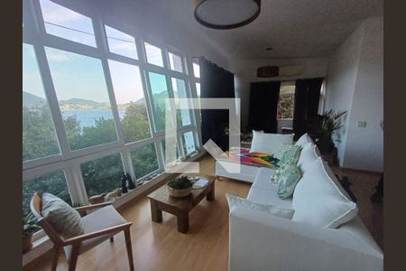 Casa à venda com 5 quartos, 160m² em São Francisco, Niterói