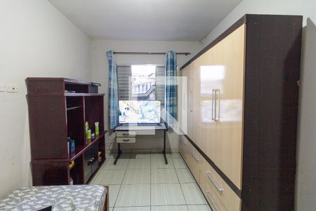 Sala/Quarto de casa à venda com 4 quartos, 184m² em Santo Antônio, Osasco