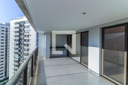 Varanda de apartamento à venda com 4 quartos, 160m² em Barra da Tijuca, Rio de Janeiro