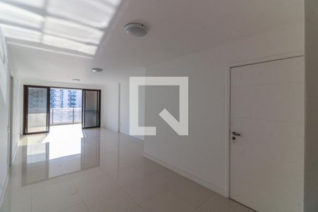 Sala de apartamento à venda com 4 quartos, 160m² em Barra da Tijuca, Rio de Janeiro