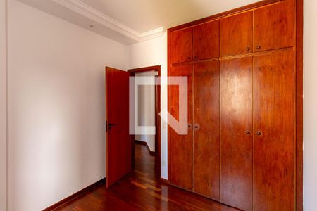 Quarto de apartamento à venda com 3 quartos, 130m² em Buritis, Belo Horizonte