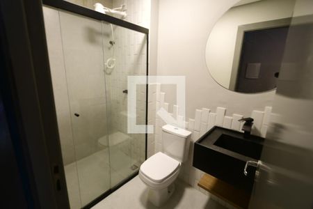 Banheiro de kitnet/studio para alugar com 1 quarto, 25m² em Parque das Universidades, Campinas