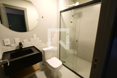 Banheiro de kitnet/studio para alugar com 1 quarto, 25m² em Parque das Universidades, Campinas