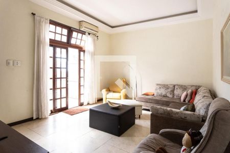 Casa à venda com 4 quartos, 205m² em Indianópolis, São Paulo